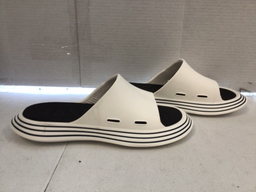Bruno Marc Men's Sports Sandals, 9, Appears New, Retail 29.99 - Lot 148