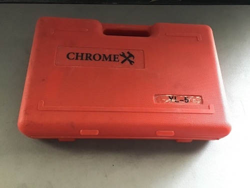 Chrome YL-5 and YL-10, Hydralic Gear Puller, Like New, Retail - $379.99 - Lot 116