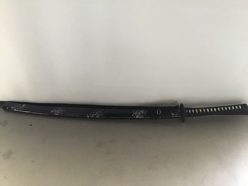 LQDSDJ Ultra Sharp Samurai Sword, Like New, Retail - $110 - Lot 141