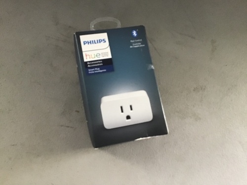 Philips Hue Smart Plug, Like New, Retail - $39.99 - Lot 144