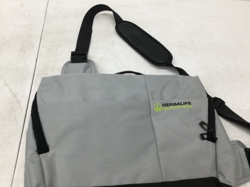INCREMENTAL MESSENGER/CARRYING BAG 4 BOX 20 COUNT  AND SAFE T GUARD 4 BOXES 10 IN A BOX 1/2 FOLD SEAT COVER DISPENSOR PALLET  - Lot 107