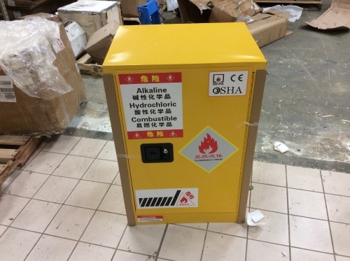 VEVOR 12 Gallon Flammable Cabinet Galvanized Steel 1 Door Safety Cabinet - Appears New with Cosmetic Damage - Lot 333
