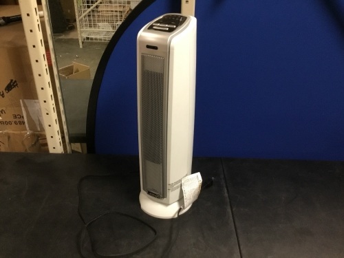 Lasko Ceramic Tower Heater - Appears New, Tested/Works - Lot 622