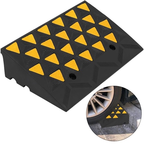 VEVOR 5 Ton 6" High Heavy Duty Rubber Curb Ramp - Appears New   - Lot 684