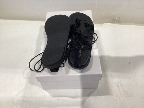Lot of (24) Black Womens Sandals, Assorted Sizes