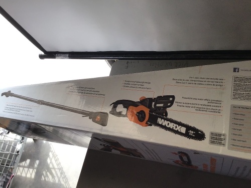 Worx, 2-in-1 10" Pole Saw/ Chain Saw, Like New, Retail - $92.99 - Lot 20