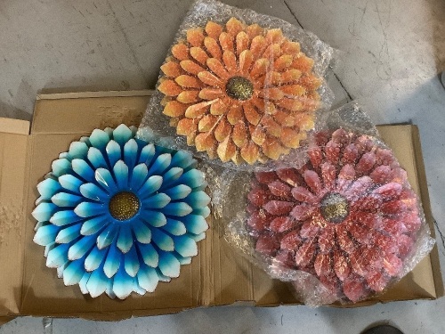Metal Flower Wall Art 3 Pack, Appears New - Lot 100