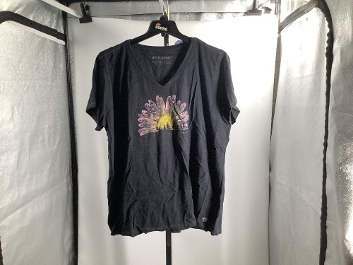 Life is Good Women's Crusher Tee, XXL, Appears New - Lot 136