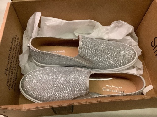 Women's Canvas Shoes, Size 8, Appears New - Lot 298