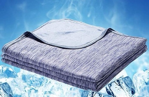 Cooling Blanket, Appears new, Retail 49.99 - Lot 173