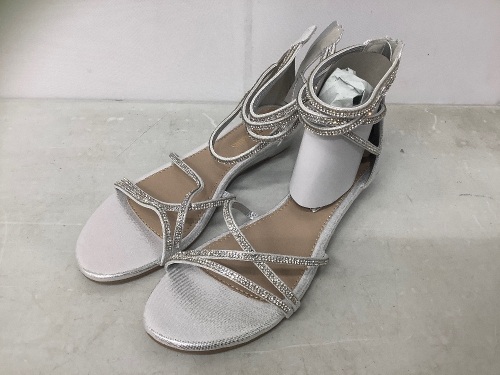 Dream Pairs Women's Rhinestone Flat Sandals, 10, Appears New, Retail 25.99 - Lot 124