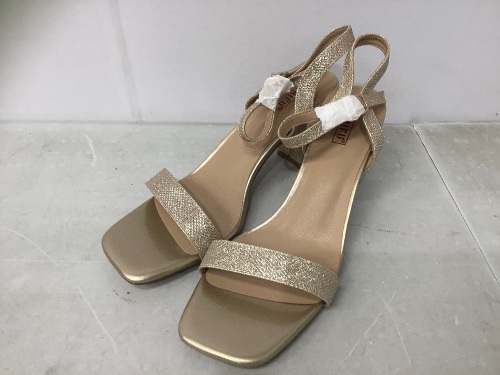 Idifu Womens Chunk Heel Sandals, 11, Appears New, Retail 42.99 - Lot 209