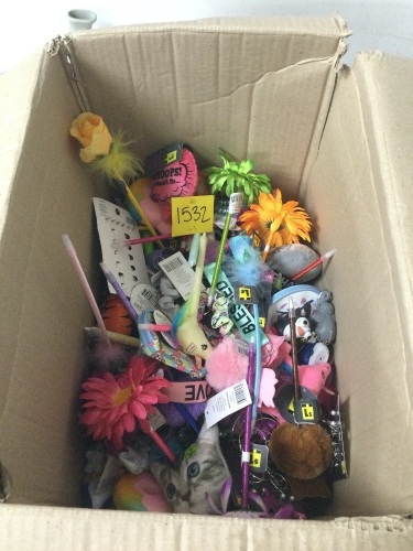 Box of Misc Toys and Keychains - Lot 1532