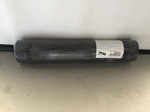 The Hensley, Black, 1/4", Yoga Mat, With Carrying Strap, New, Retail - $24.99 - Lot 145
