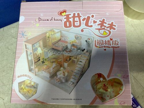 Case of Dream of Honey Miniature Dollhouse DIY Kits - Lot 500