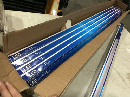 Lot of (10) LED T5 Tube Lights  - Lot 122