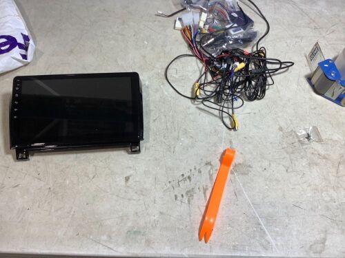 Car Multimedia Player  - Lot 858