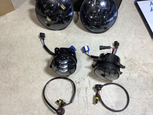 Round LED Headlights & Fog Lights - Lot 837