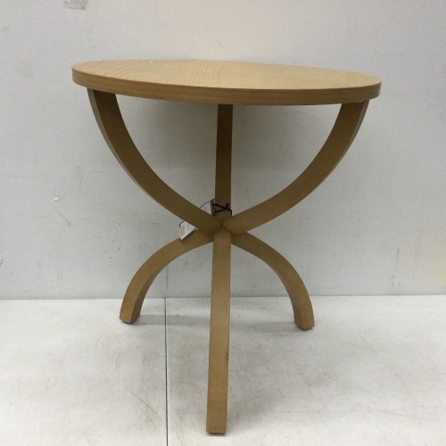 Mesa Verde Wood Curved Leg Accent Table - Threshold,NEW - Lot 125