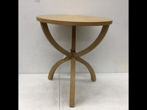 Mesa Verde Wood Curved Leg Accent Table - Threshold,NEW - Lot 135