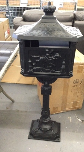 MAILBOX WITH KEYS,APPEARS NEW - Lot 15
