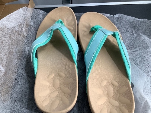 Orthotic Flip Flop Women's Shoes, Appears New - Lot 101