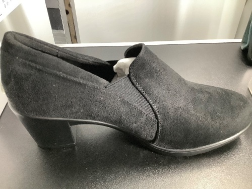 Dream Pairs Women's Shoes, 8, Appears New - Lot 103