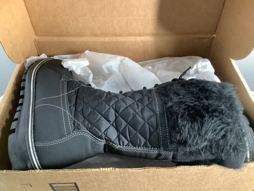 Women's Insulated Boots, Size 8, Appears New - Lot 108