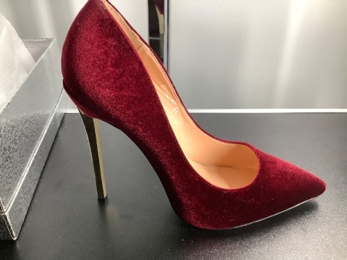 Women's Red Velvet Dress Shoes, Size 10, Appears New - Lot 109