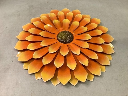 Lot of (2) Metal Flower Wall Art, Appears New/Box Damaged - Lot 316