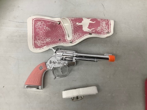 Toy Cowgirl Pistol, E-Comm Return - Lot 323