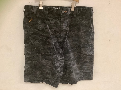 Ariat Mens Shorts, 36, Appears new, Retail 49.95 - Lot 250