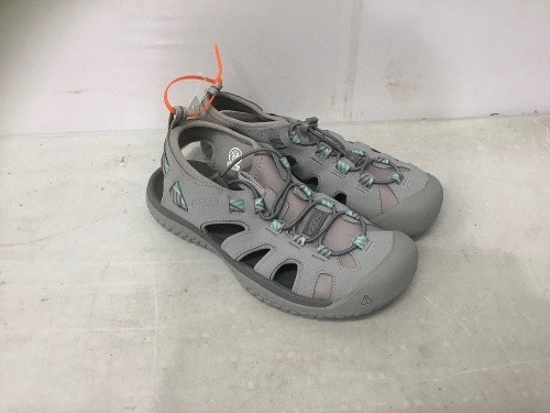 Keen Womens Shoes, 8.5, Appears new - Lot 412