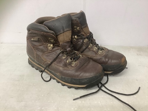 Mens Boots, 10EE, E-Comm Return, Loose Heel - Lot 95