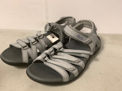 Viakix Womens Hiking Sandals, 10, Appears new - Lot 367