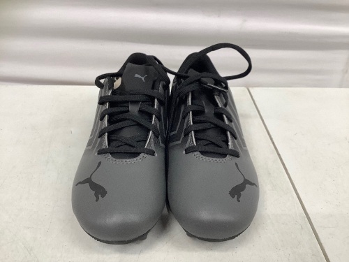 Puma Kids Cleats, 3.5, E-Comm Return - Lot 347