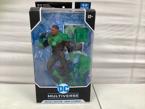 DC Multiverse Green Lantern Figurine, Appears new - Lot 260