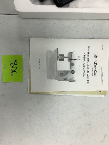 6V Portable Foot Pedal Sewing Machine w/ 12 Stitch Patterns - Lot 1806