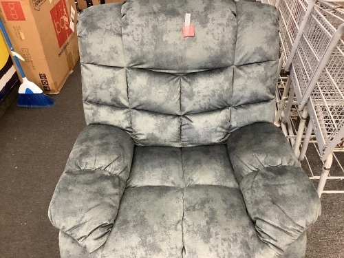 BCP : RECLINER CHAIR  - Lot 93