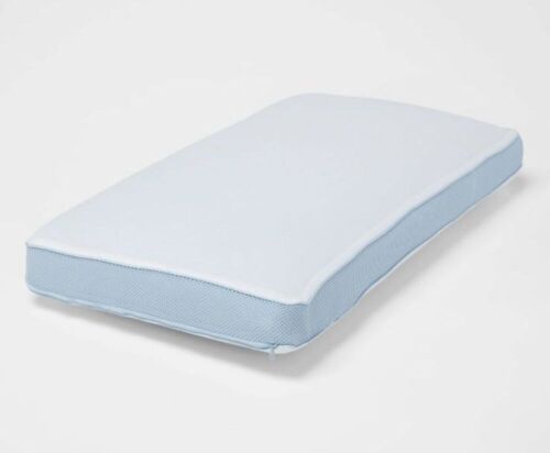 Cool Touch Memory Foam Bed Pillow - Lot 599