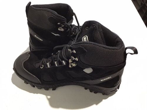 Suadex Steel-Toe Work Boots, Size 40 - Lot 696