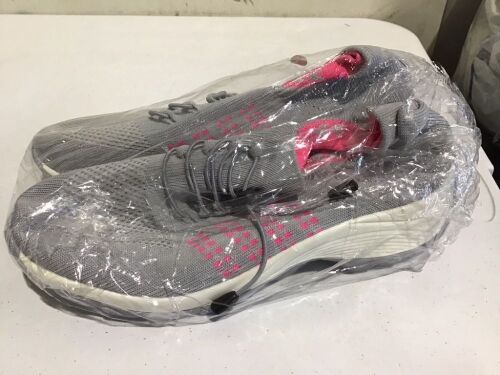 Pink & Grey Shoes, Size 42 - Lot 867