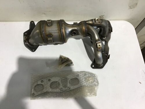 Catalytic Converter Exhaust Manifold for 2008-2015 Nissan Rogue OE Style - Lot 825
