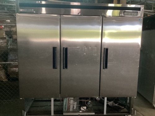 Maxx Cold Commercial 3 Door Reach in Refrigerator  - Lot 747