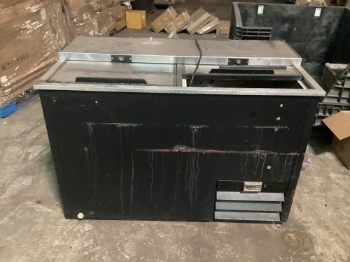 Central Exclusive 69K-100A Horizontal Bottle Cooler - For Parts or Repair    - Lot 728