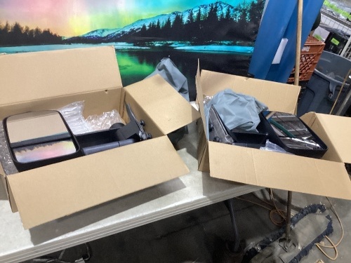 Pair of Towing Mirrors  - Lot 296