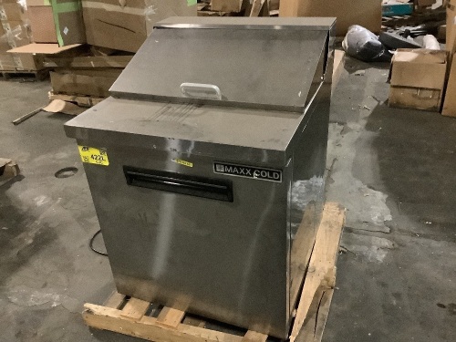 Maxx Cold MCR27S Under Counter Sandwich Refrigerator 7 Cu Ft - For Parts or Repair  - Lot 385