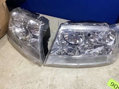 99-04 Jeep Grand Cherokee Clear Headlights - Lot 909