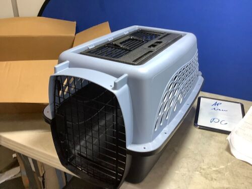 Portable Pet Carrier - Lot 1155