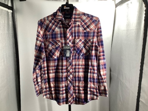 Wrangler Flannel, Medium, Appears New - Lot 354